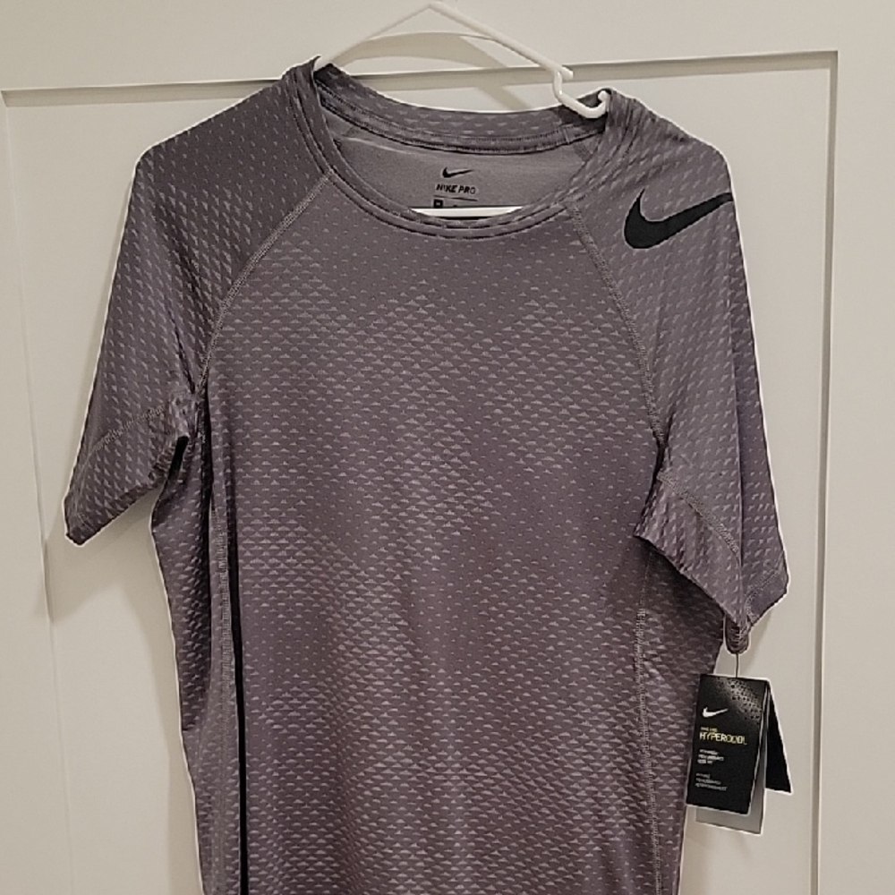 Nike Men's Dark Gray Short Sleeve Tee Medium